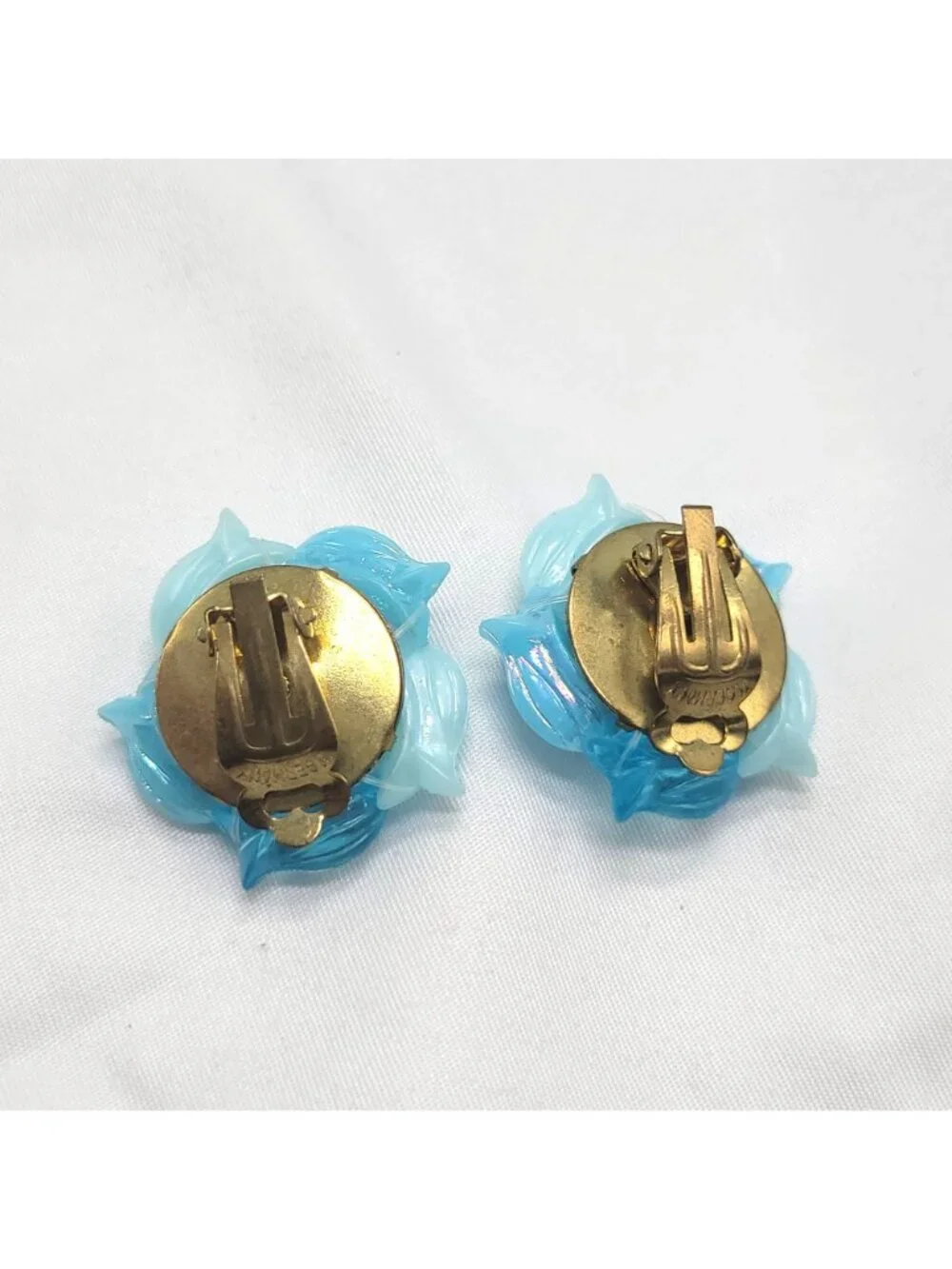 Vintage West Germany Blue Floral Clip-On Earrings Faux Pearl Bead Cluster - Picture 6 of 7